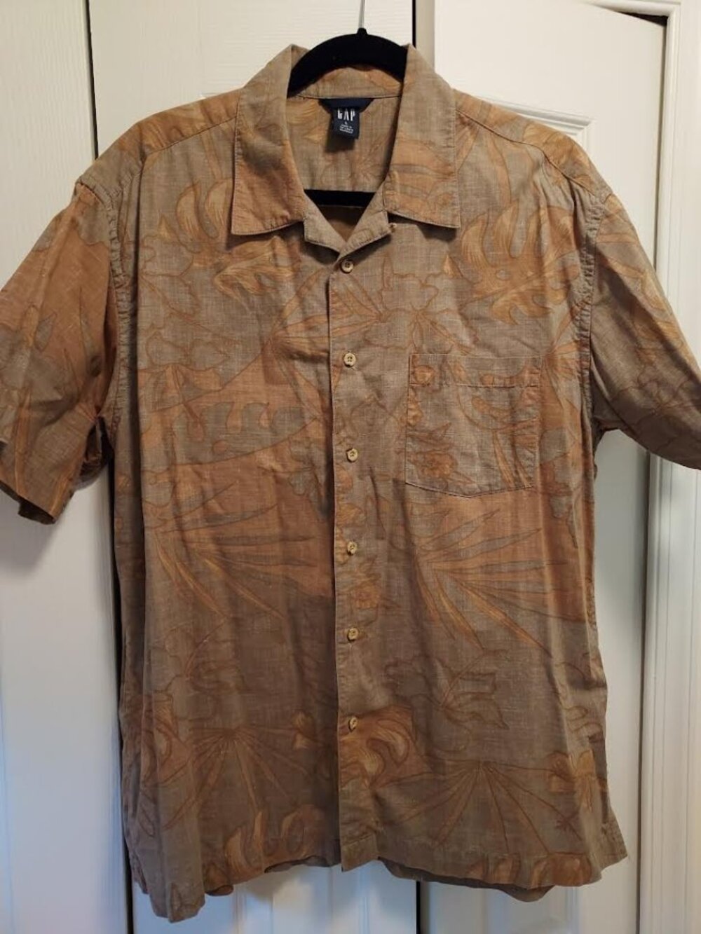 GAP Men's 100% Cotton Floral Short Sleeve Button-Down Shirt, Size L